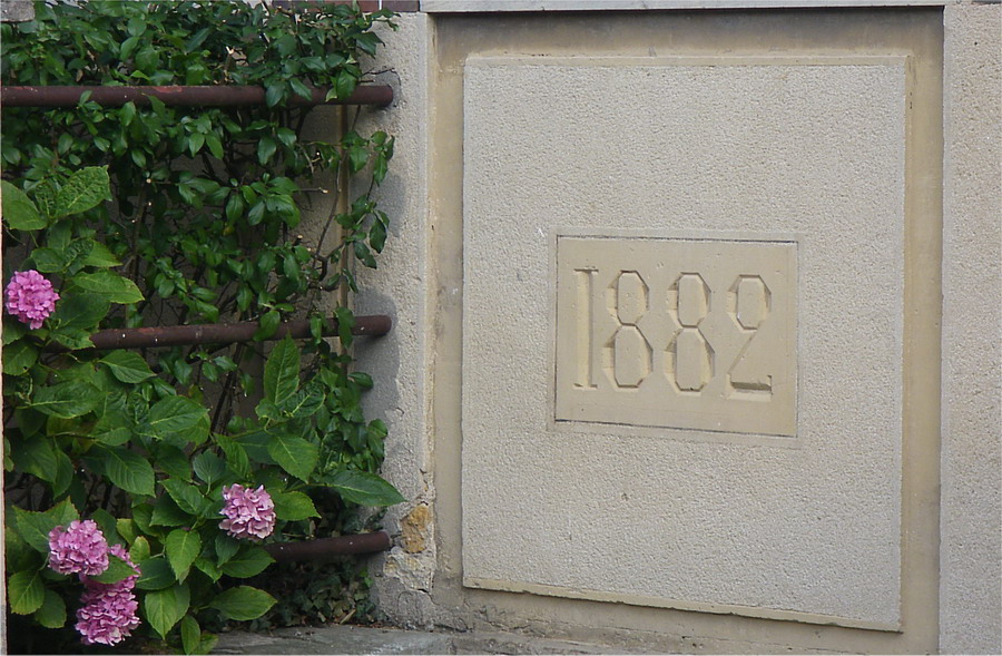 1882